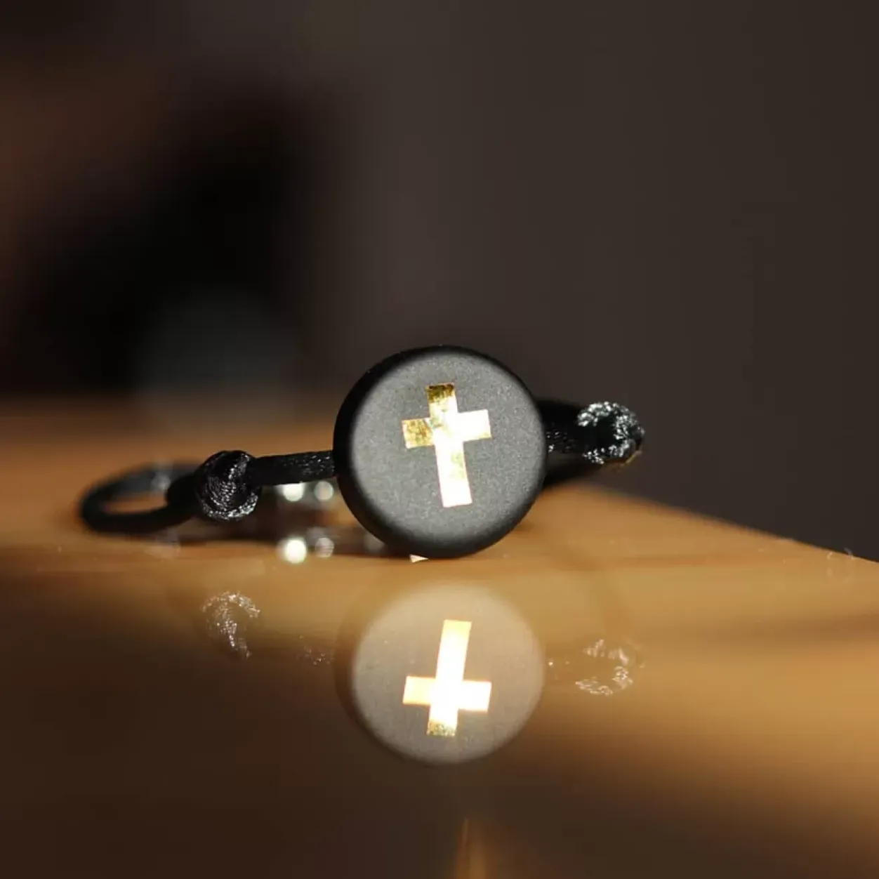 Clearance Michaël Vessière Bracelet Croix Chretienne Sur Cordon
