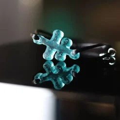 Outlet Michaël Vessière Bracelet Croix De Lorraine Turquoise Pate De Verre