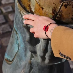 Discount Michaël Vessière Bracelet Rosace Cristal Rouge - Cordon Noir
